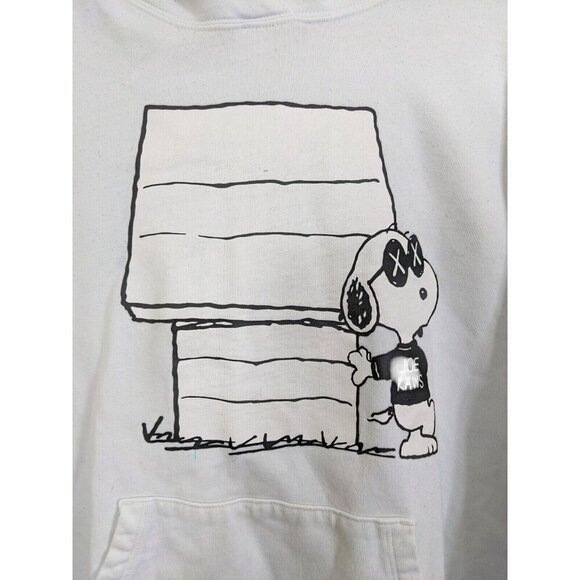 KAWS x Peanuts UT Uniqlo Snoopy Hoodie Sweatshirt Adult Size Medium White Unisex - Picture 2 of 8